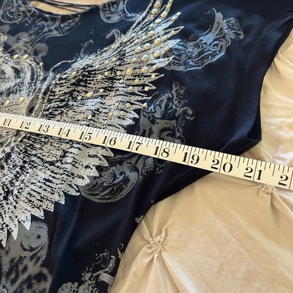 🪽HP🪽 Rock & Republic Top with Wings & Crown - Picture 8 of 13